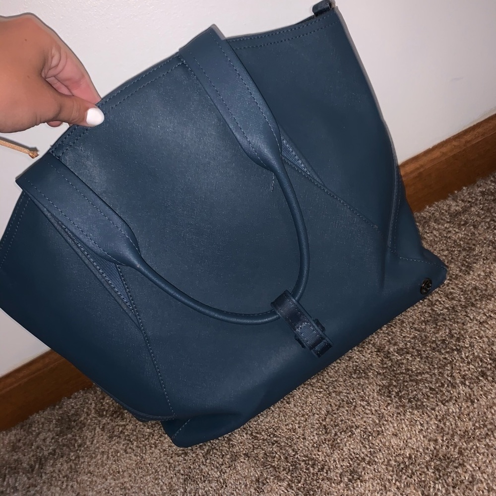 Blue Lululemon tote